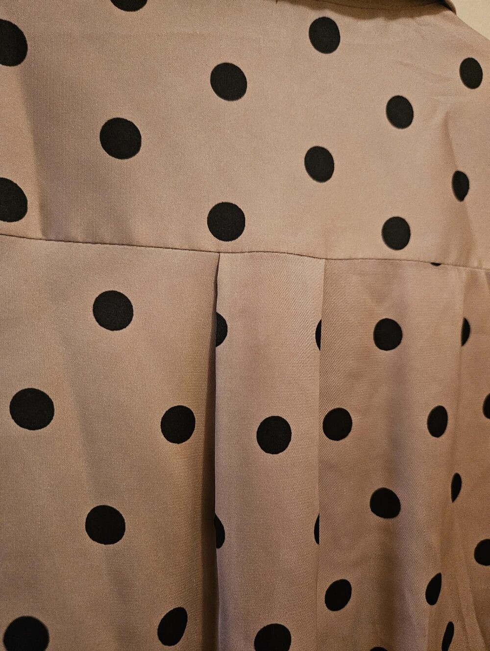 White House Black Market Beige/Tan & Black Polka Dot Lovely Ruffle Blouse, Sz 8 - Picture 8 of 16